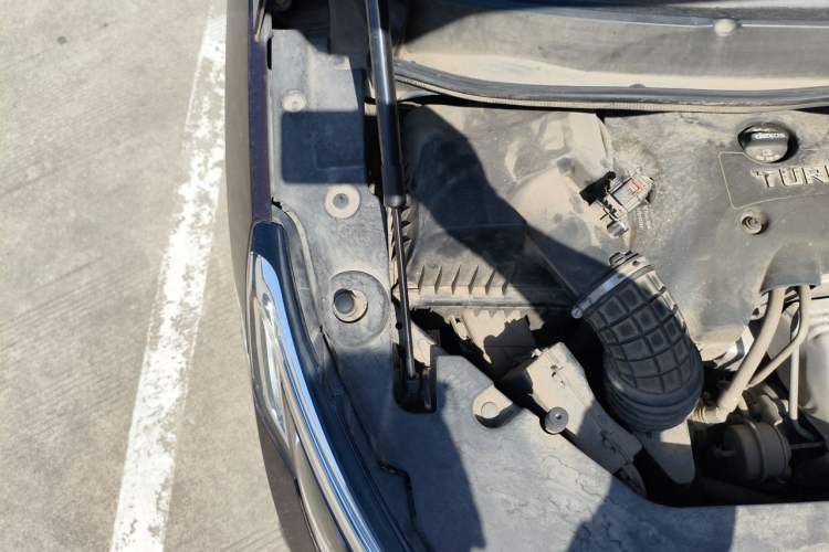 Used Buick GL8 2017 ES 28T Luxury Model China V Standard Engine Bay Right