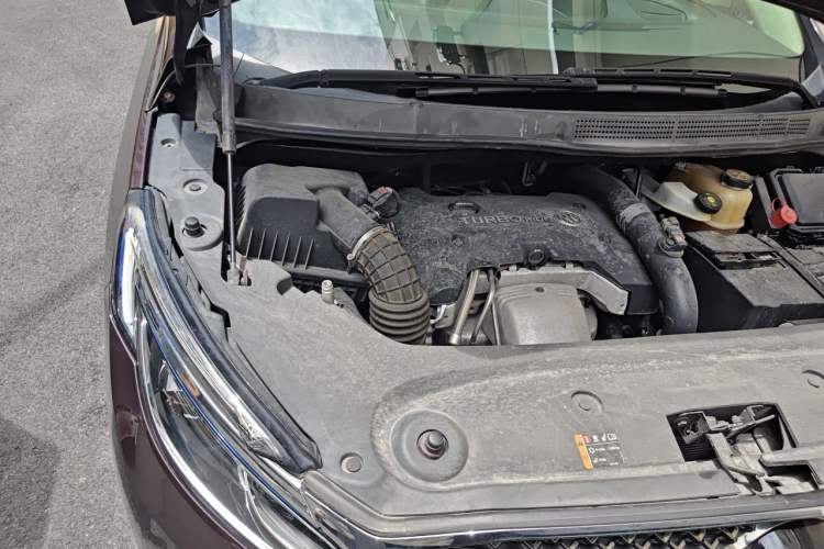 Used Buick GL8 2017 28T Avenir Avia National Emission Standard V Engine Bay Right