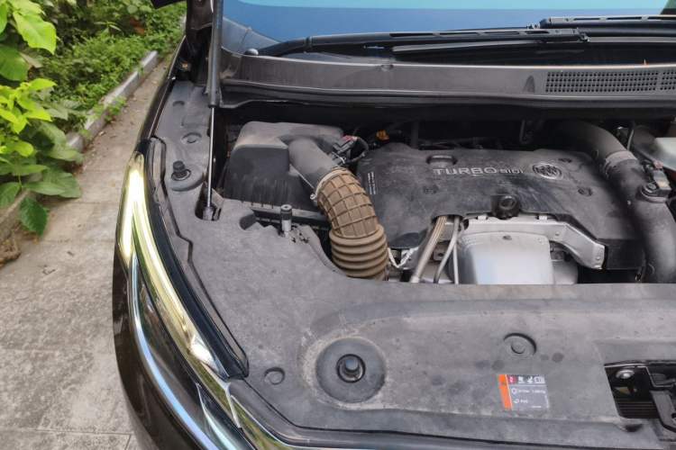 Used Buick GL8 2017 ES 28T Luxury Model China V Standard Engine Bay Right