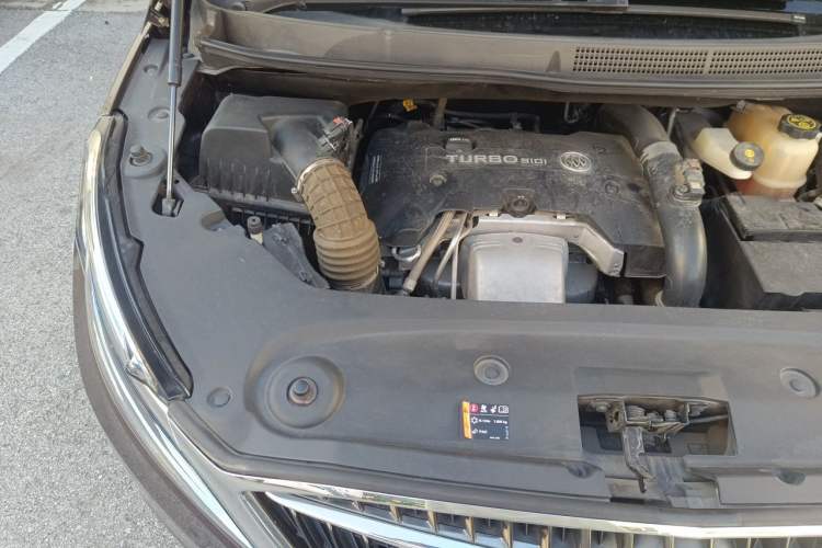 Used Buick GL8 2017 ES 28T Luxury Model China V Standard Engine Bay Right