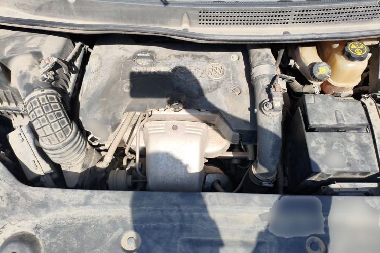 Used Buick GL8 2017 ES 28T Luxury Model China V Standard Engine Bay