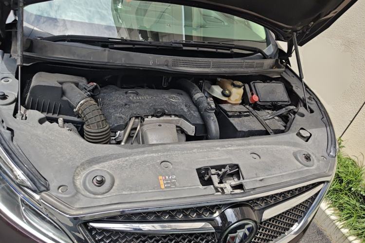 Used Buick GL8 2017 28T Avenir Avia National Emission Standard V Engine Bay