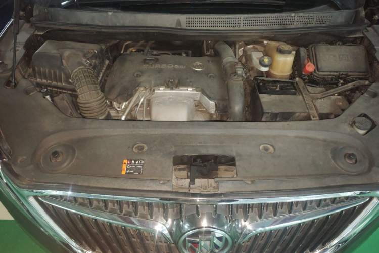 Used Buick GL8 2017 ES 28T Comfort Model China V Standard Engine Bay