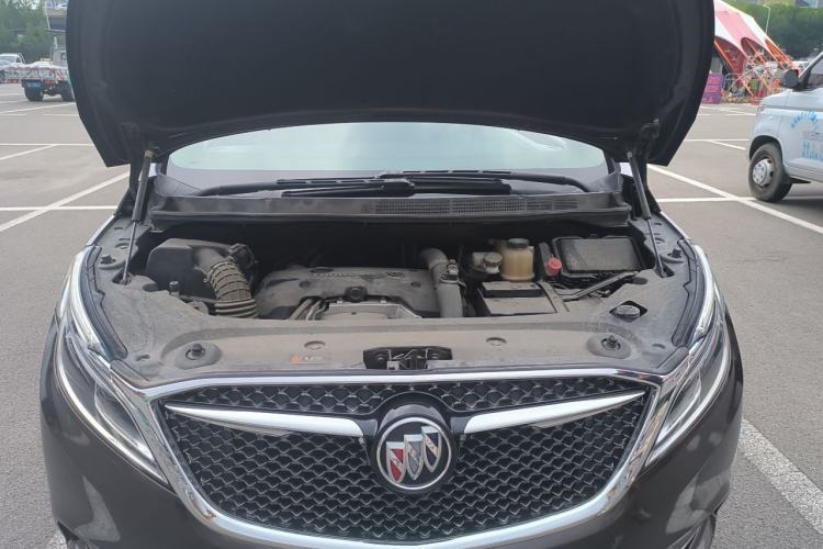 Used Buick GL8 2017 ES 28T Luxury Model China V Standard Engine Bay