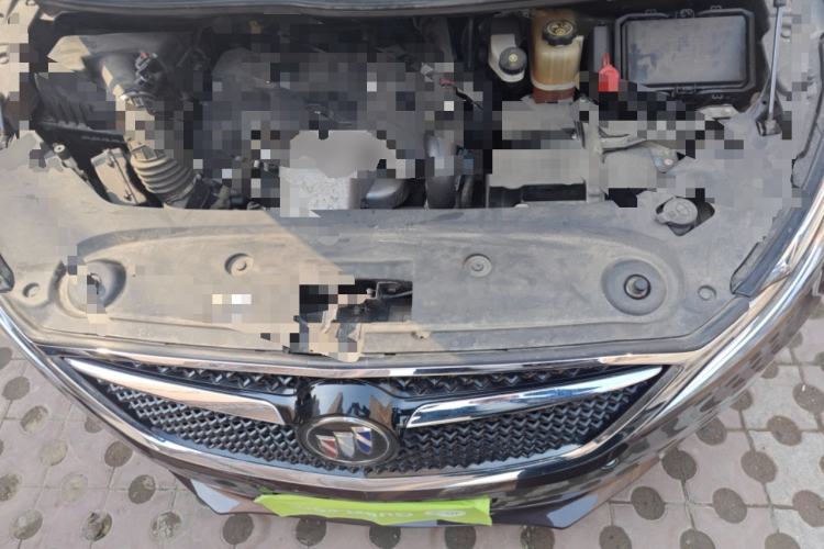 Used Buick GL8 2017 ES 28T Flagship Model China V Standard Engine Bay