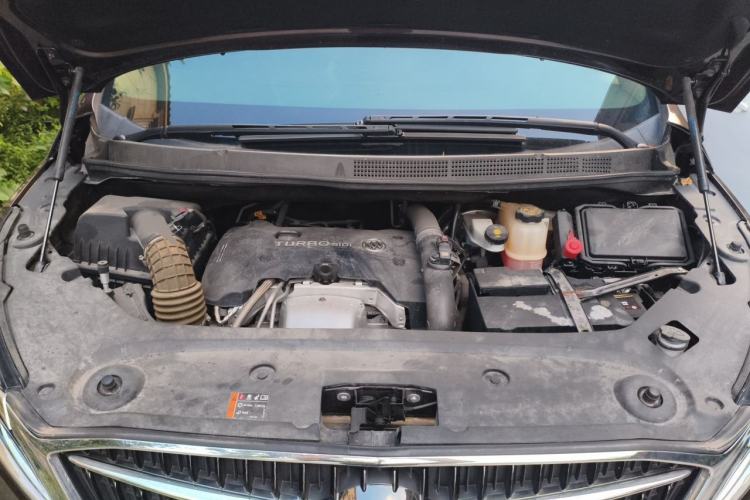 Used Buick GL8 2017 ES 28T Luxury Model China V Standard Engine Bay