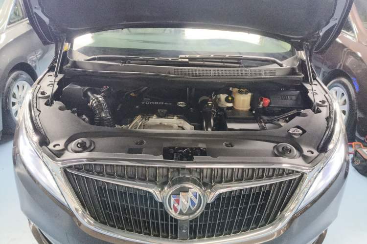 Used Buick GL8 2017 ES 28T Comfort Model China V Standard Engine Bay