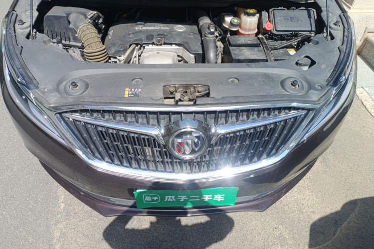 Used Buick GL8 2017 ES 28T Luxury Model China V Standard Engine Bay