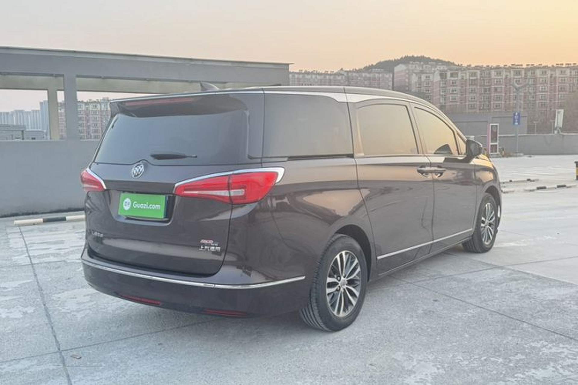 Used Buick GL8 2017 ES 28T Flagship Model China V Standard Exterior 2