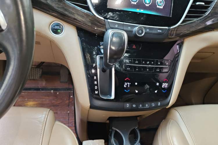 Used Buick GL8 2017 ES 28T Luxury Model China V Standard Gear Lever