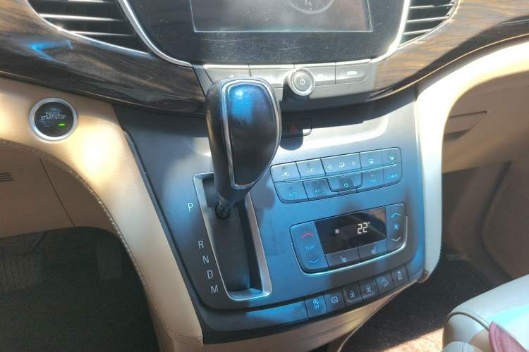 Used Buick GL8 2017 ES 28T Premium Version China V Standard Gear Lever