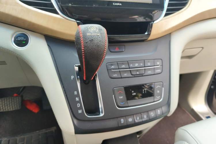 Used Buick GL8 2017 ES 28T Comfort Model China V Standard Gear Lever