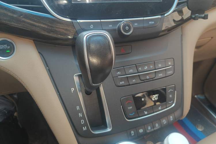 Used Buick GL8 2017 ES 28T Premium Version China V Standard Gear Lever