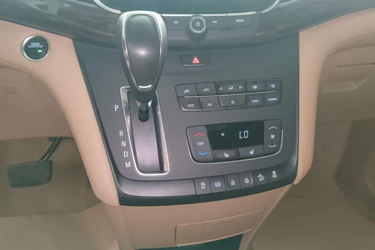 Used Buick GL8 2017 ES 28T Premium Version China V Standard Gear Lever