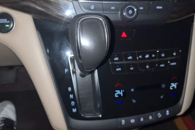 Used Buick GL8 2017 ES 28T Luxury Model China V Standard Gear Lever