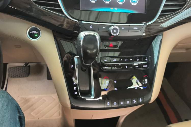 Used Buick GL8 2017 ES 28T Luxury Model China V Standard Gear Lever