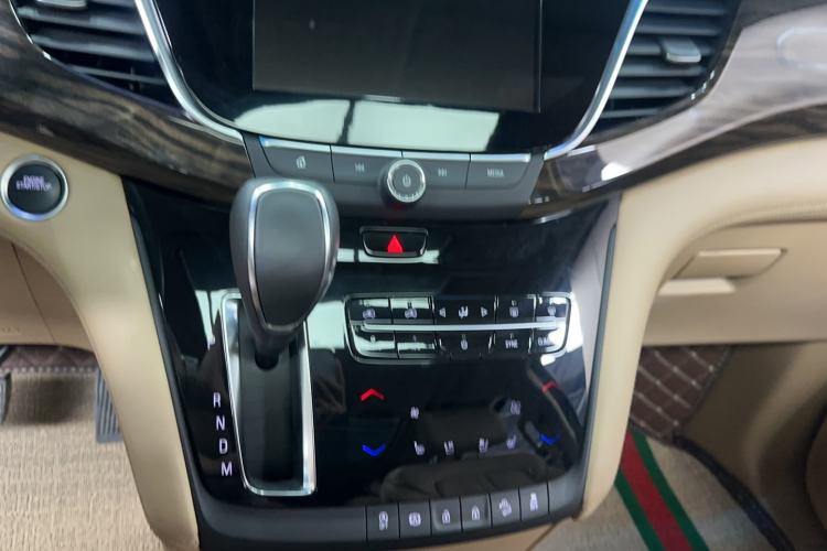 Used Buick GL8 2017 ES 28T Flagship Model China V Standard Gear Lever