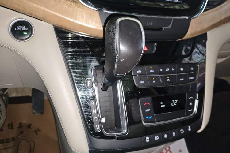 Used Buick GL8 2017 ES 28T Comfort Model China V Standard Gear Lever
