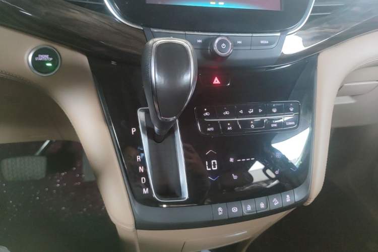Used Buick GL8 2017 ES 28T Luxury Model China V Standard Gear Lever