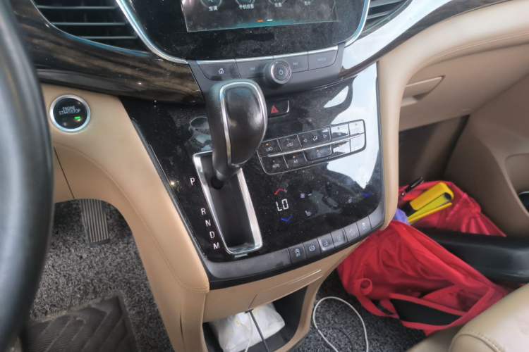 Used Buick GL8 2017 ES 28T Luxury Model China V Standard Gear Lever