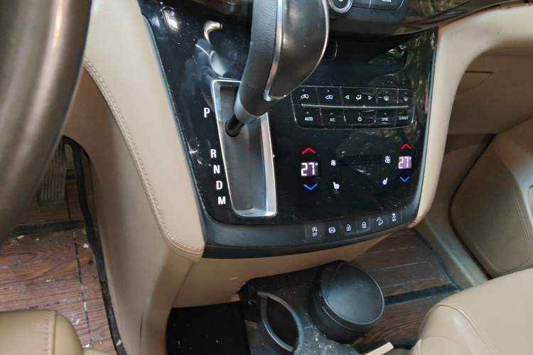 Used Buick GL8 2017 ES 28T Luxury Model China V Standard Gear Lever