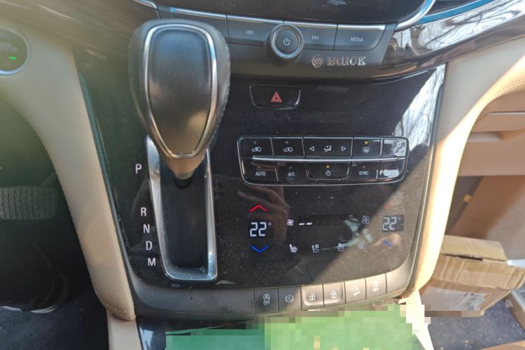 Used Buick GL8 2017 ES 28T Flagship Model China V Standard Gear Lever