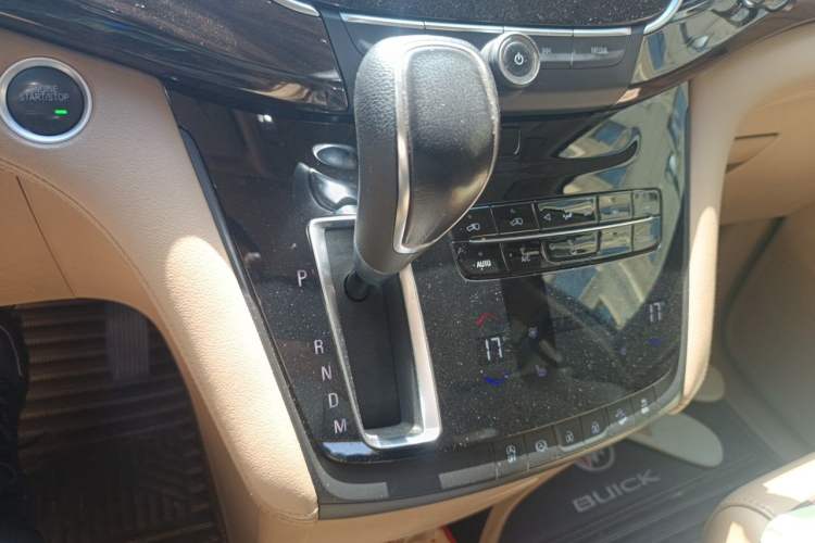 Used Buick GL8 2017 ES 28T Luxury Model China V Standard Gear Lever