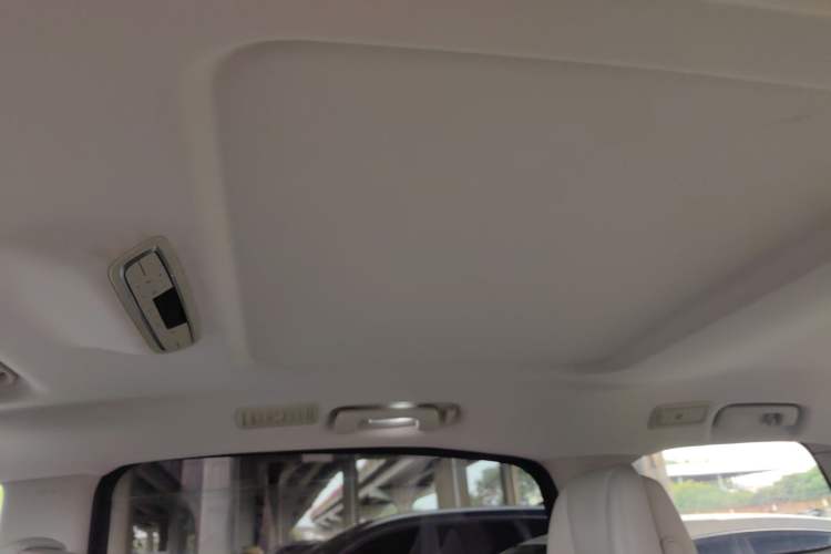 Used Buick GL8 2017 ES 28T Comfort Model China V Standard Headliner