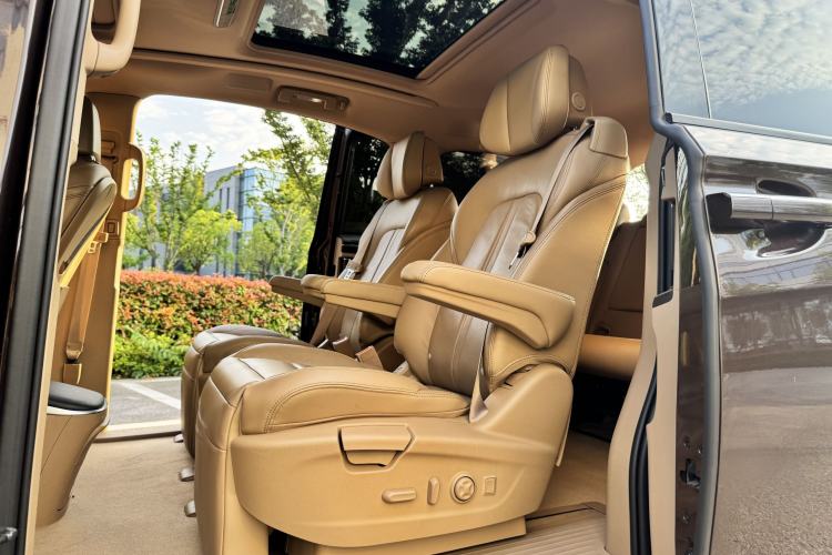 Used Buick GL8 2017 ES 28T Flagship Model China V Standard Interior 3