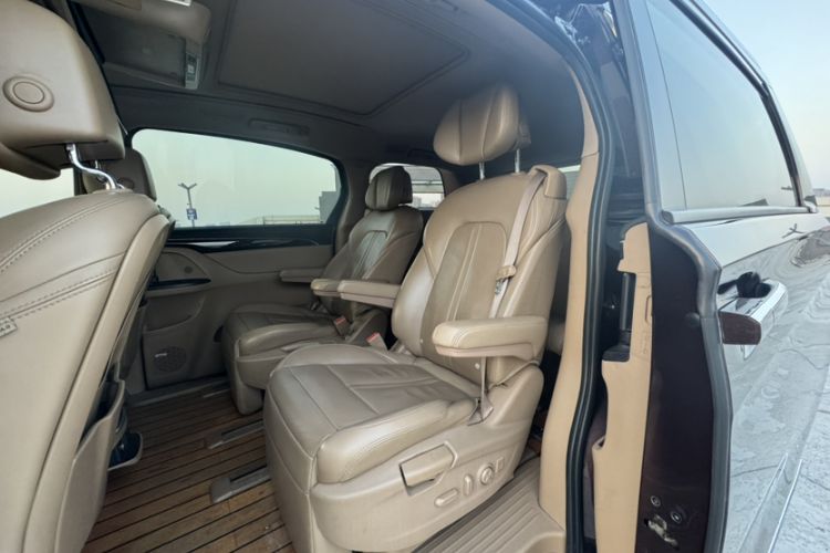 Used Buick GL8 2017 ES 28T Flagship Model China V Standard Interior 3