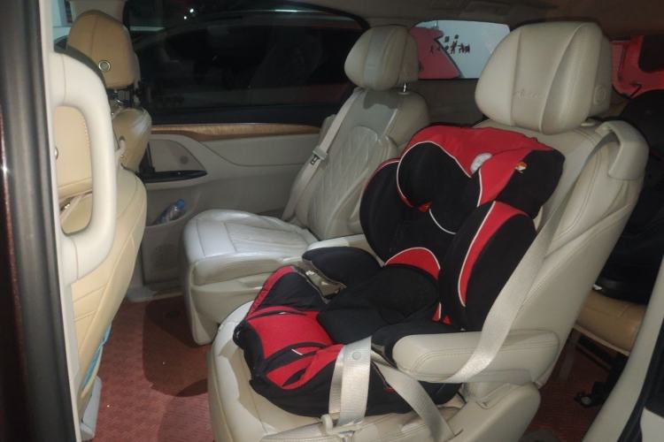 Used Buick GL8 2017 ES 28T Comfort Model China V Standard Interior 4