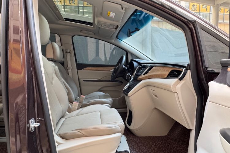 Used Buick GL8 2017 ES 28T Comfort Model China V Standard Interior 5