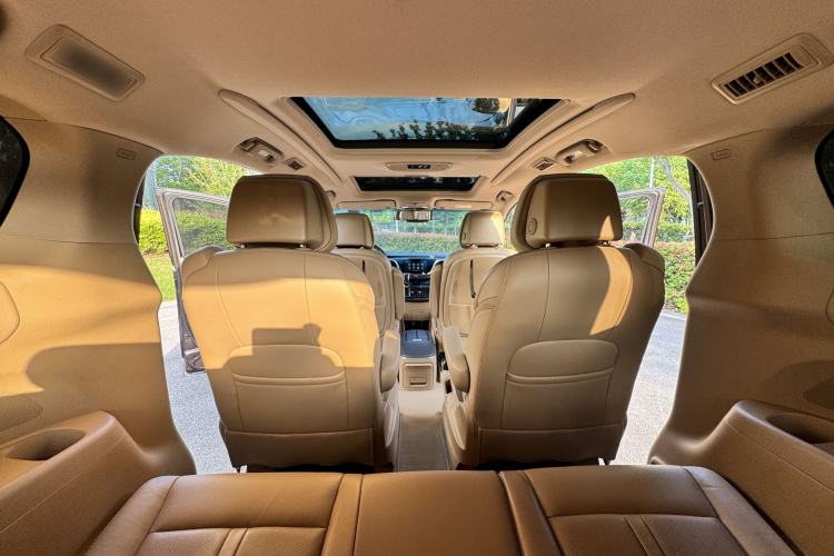 Used Buick GL8 2017 ES 28T Flagship Model China V Standard Interior 5