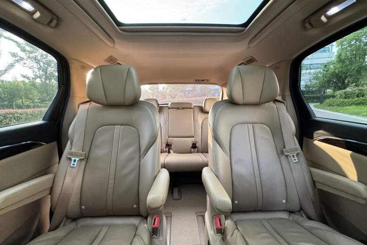 Used Buick GL8 2017 ES 28T Flagship Model China V Standard Interior 6