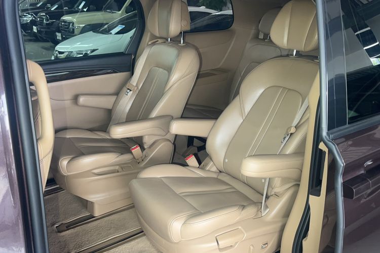 Used Buick GL8 2017 ES 28T Premium Version China V Standard Interior 8