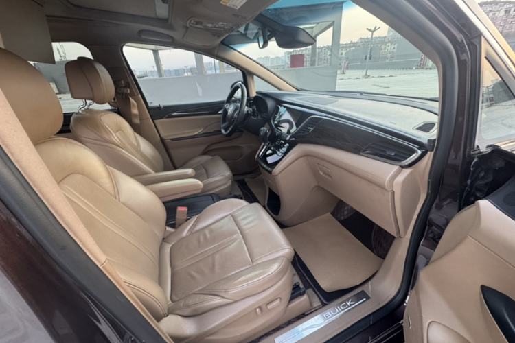 Used Buick GL8 2017 ES 28T Flagship Model China V Standard Interior 8