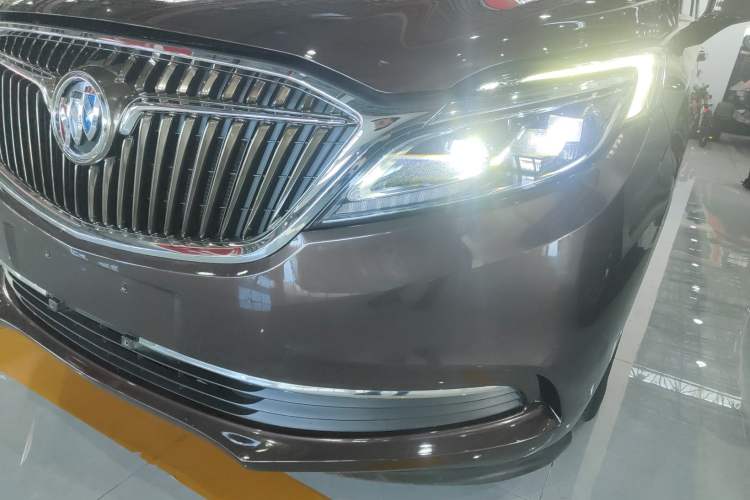 Used Buick GL8 2017 ES 28T Premium Version China V Standard Left Front Headlight