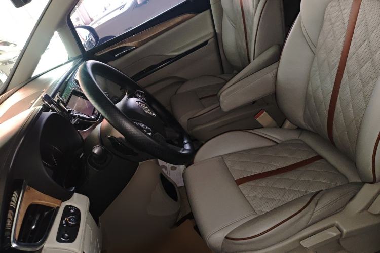 Used Buick GL8 2017 ES 28T Comfort Model China V Standard Left Front Seat