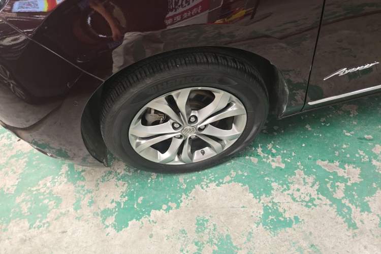 Used Buick GL8 2017 28T Avenir Avia National Emission Standard V Left Front Wheel Hub