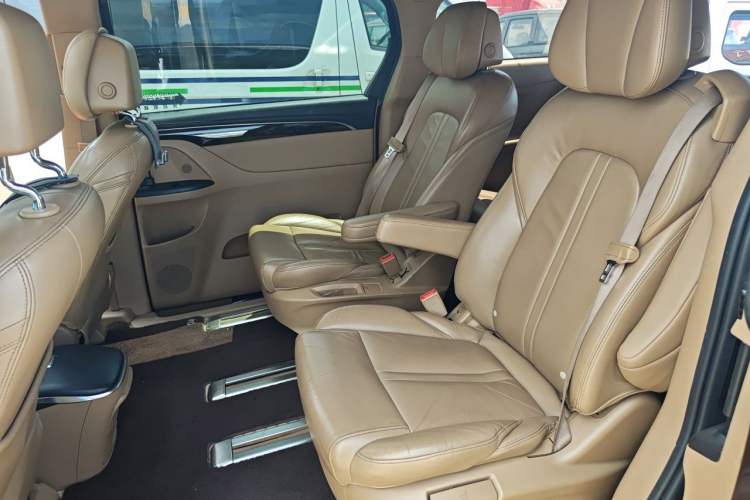 Used Buick GL8 2017 ES 28T Premium Version China V Standard Left Rear Seat