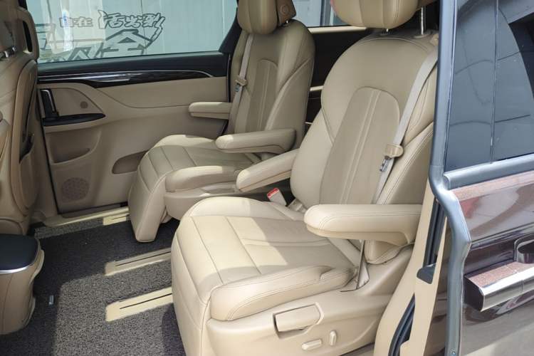 Used Buick GL8 2017 ES 28T Luxury Model China V Standard Left Rear Seat