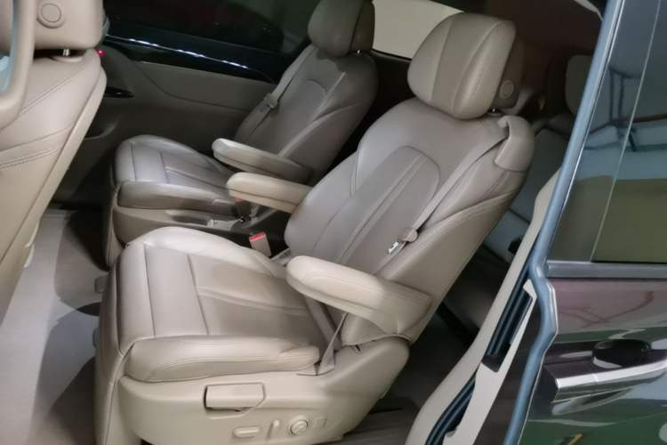 Used Buick GL8 2017 ES 28T Flagship Model China V Standard Left Rear Seat
