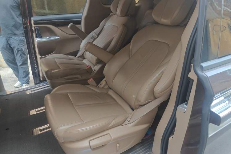 Used Buick GL8 2017 ES 28T Premium Version China V Standard Left Rear Seat
