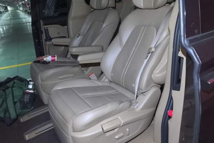 Used Buick GL8 2017 ES 28T Luxury Model China V Standard Left Rear Seat