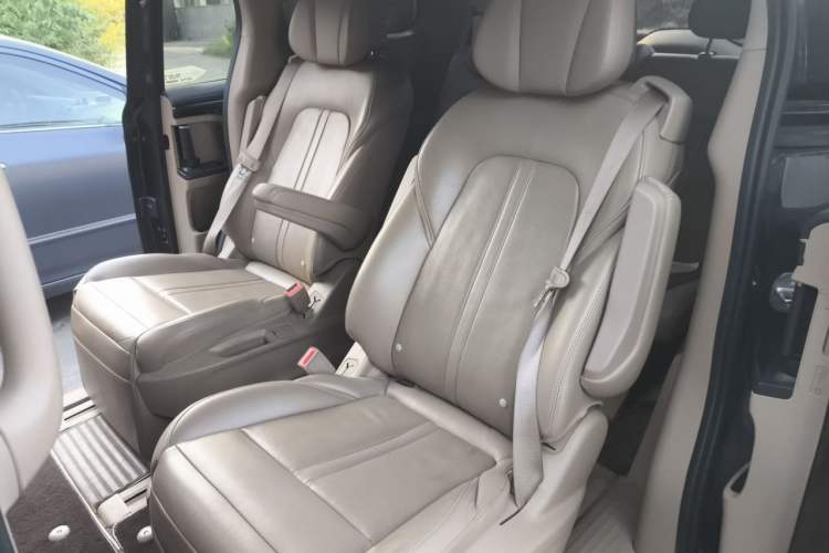 Used Buick GL8 2017 ES 28T Luxury Model China V Standard Left Rear Seat