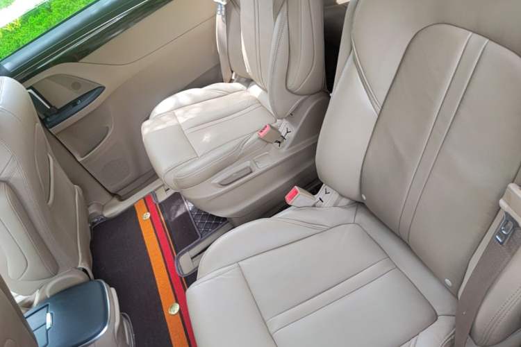 Used Buick GL8 2017 ES 28T Premium Version China V Standard Left Rear Seat