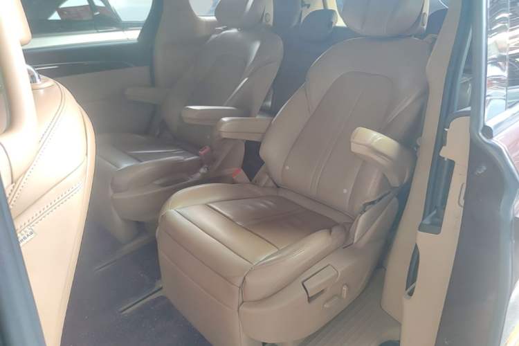Used Buick GL8 2017 ES 28T Luxury Model China V Standard Left Rear Seat