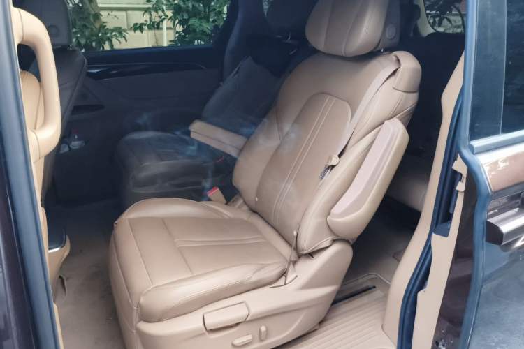 Used Buick GL8 2017 ES 28T Luxury Model China V Standard Left Rear Seat