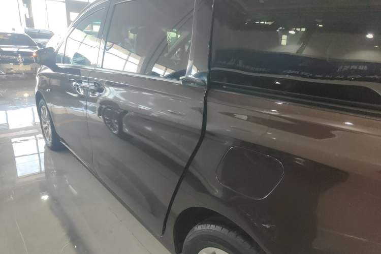 Used Buick GL8 2017 ES 28T Premium Version China V Standard Left Side