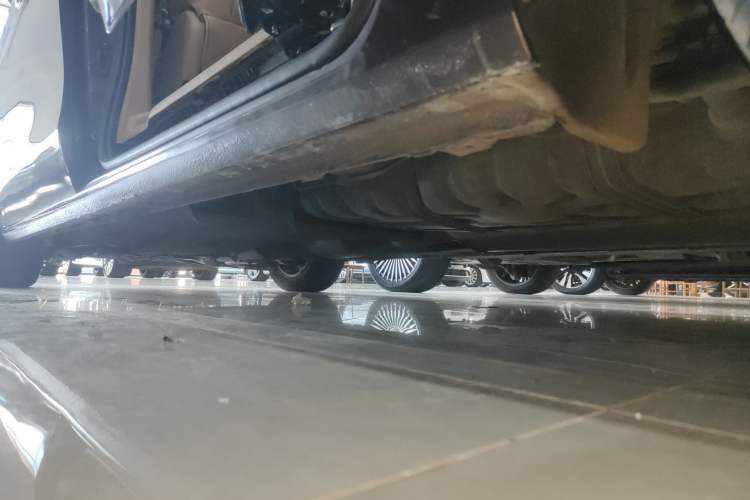 Used Buick GL8 2017 ES 28T Premium Version China V Standard Left Side Sill
